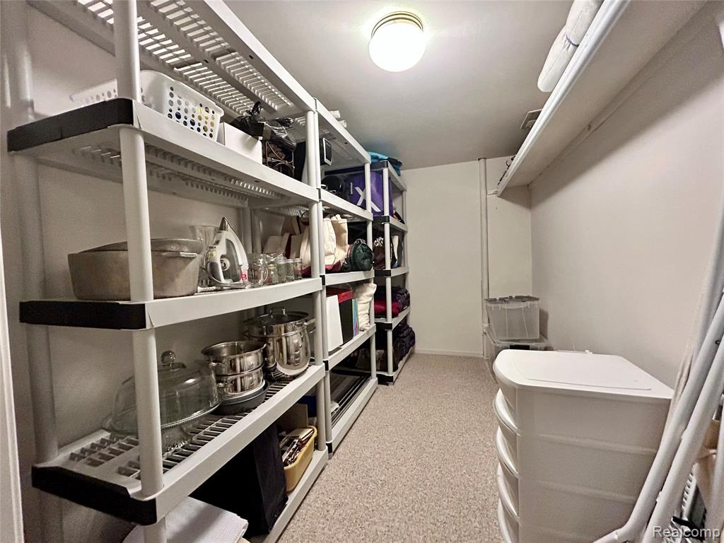 9545 Woodside Circle, Grand Blanc, MI 48439 — Photo 30