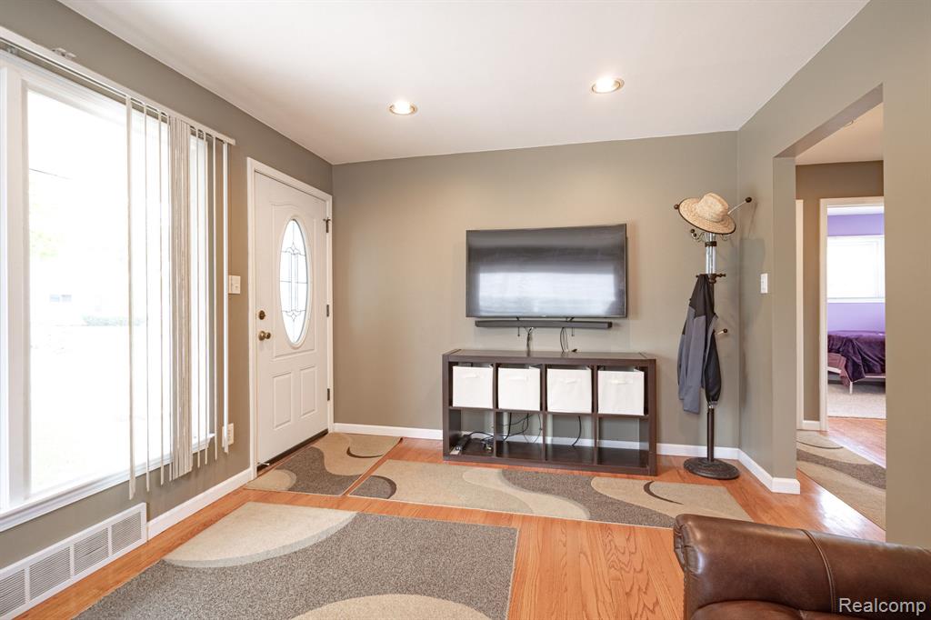 6905 Lathers Street, Garden City, MI — Photo 28