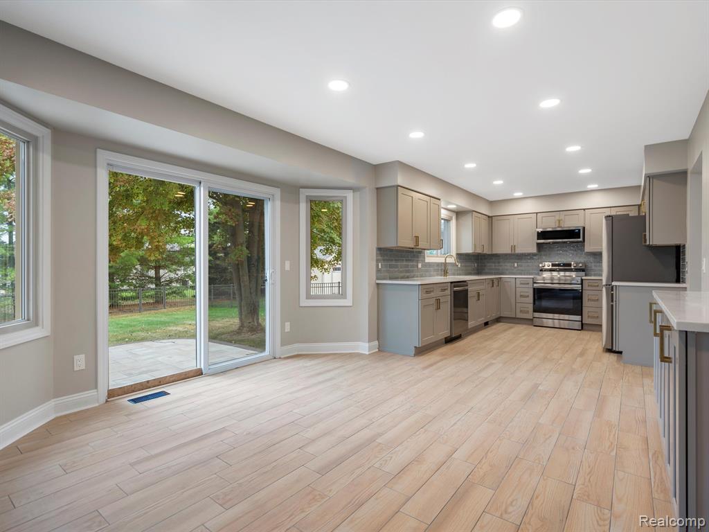 8460 FREDERICK Drive, Washington, MI — Photo 16