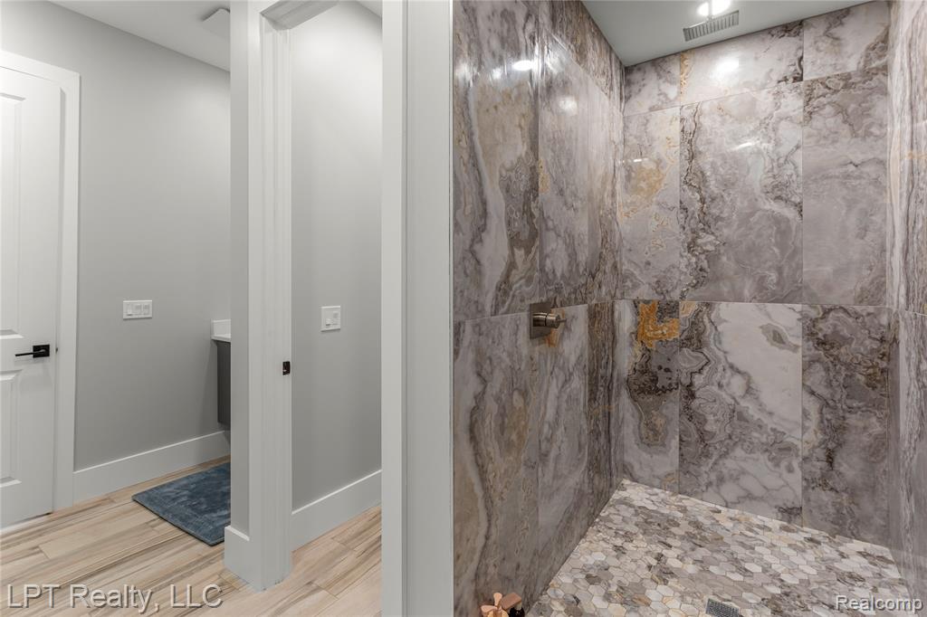 5029 Forest Valley Drive, Clarkston, MI 48348 — Photo 71