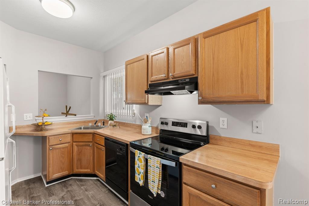 6769 QUAIL RUN Circle N, Westland, MI — Photo 10