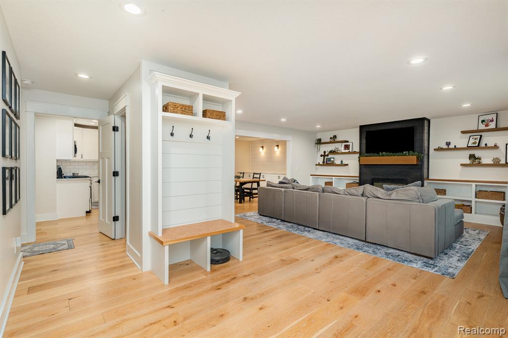 10224 Sarle Road, Freeland, MI 48623 — Photo 5
