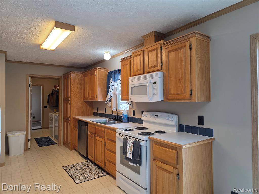 3270 Galbraith Line Road, Brown, MI 48416 — Photo 4