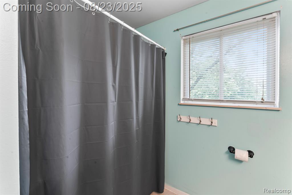 5443 Mancelona Drive, Grand Blanc, MI 48439 — Photo 18