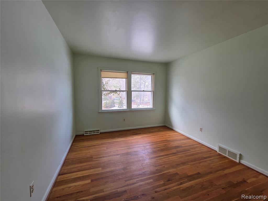 8276 Appleway Drive, Grand Blanc, MI 48439 — Photo 36
