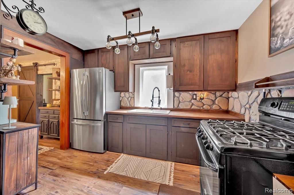 1381 Roods Lake Road, Lapeer, MI 48446 — Photo 17
