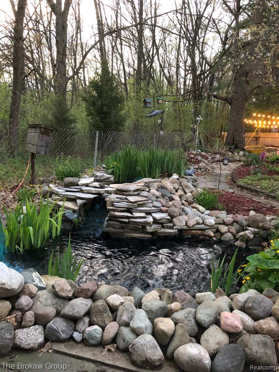 734 WOODLAND Avenue, Lake Orion, MI 48362 — Photo 21