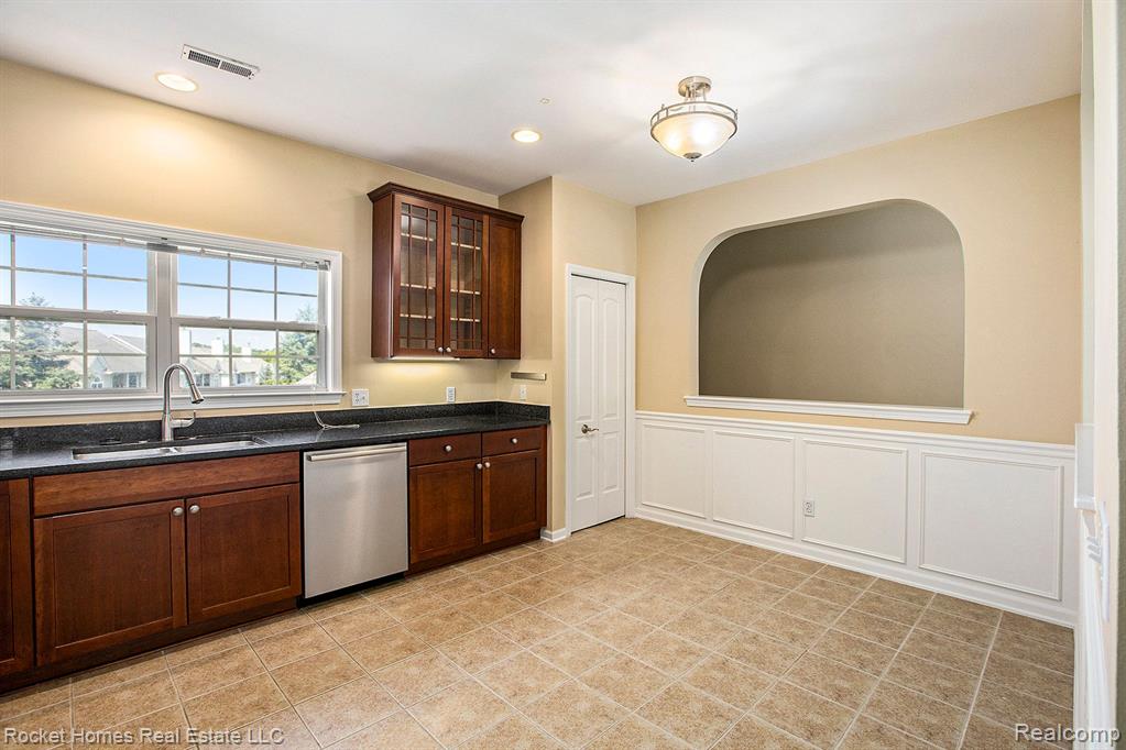 2956 Hunley Drive, Ann Arbor, MI 48105 — Photo 11