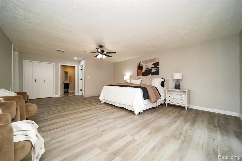 19041 Bungalow Drive, Lathrup Village, MI 48076 — Photo 46