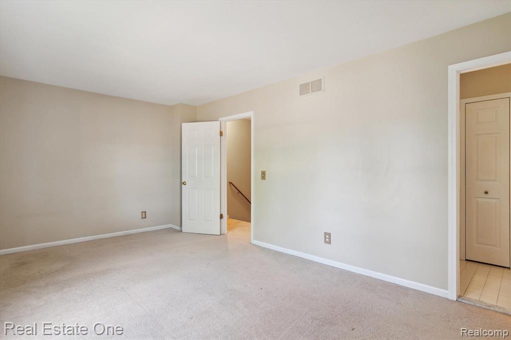 24762 Bashian Drive, Novi, MI — Photo 14