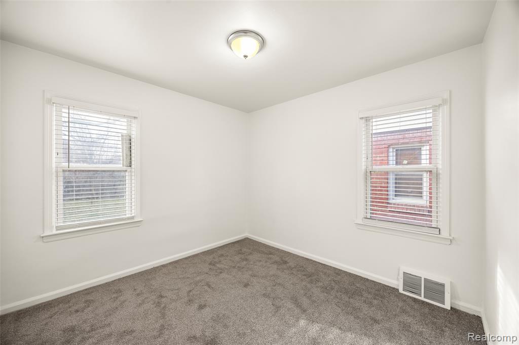 8871 Sussex Street, Detroit, MI 48228 — Photo 9