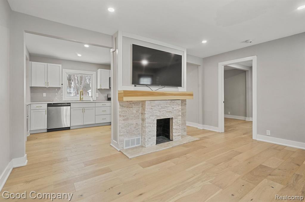 47155 VANKER Avenue, Shelby Twp, MI 48317 — Photo 5