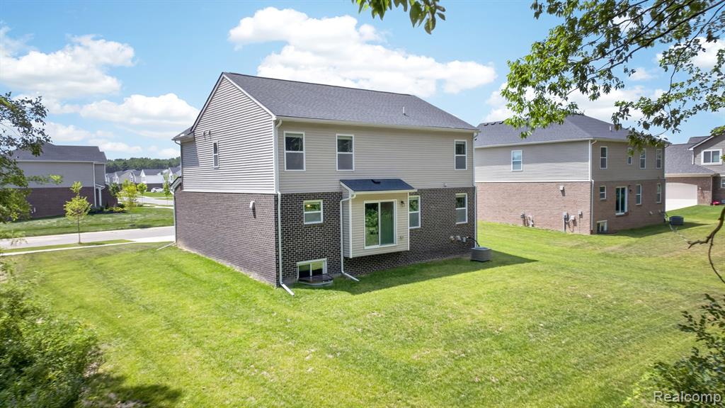 48430 Shagbark Lane, Belleville, MI 48111 — Photo 30
