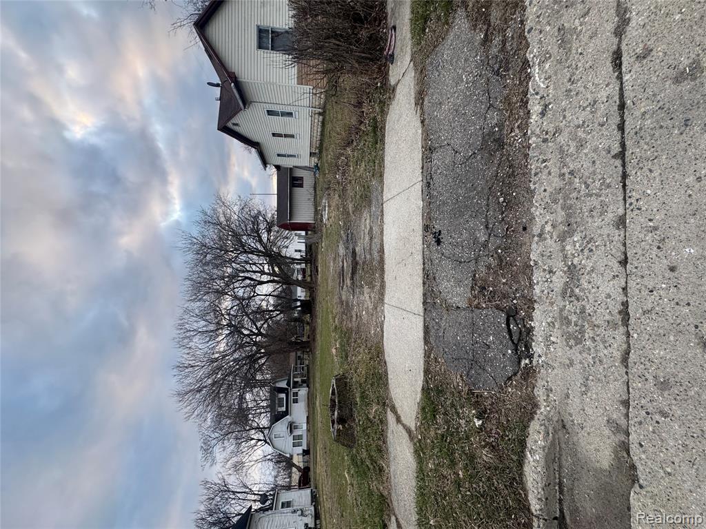 68 Lake Street, Pontiac, MI 48341 — Photo 2