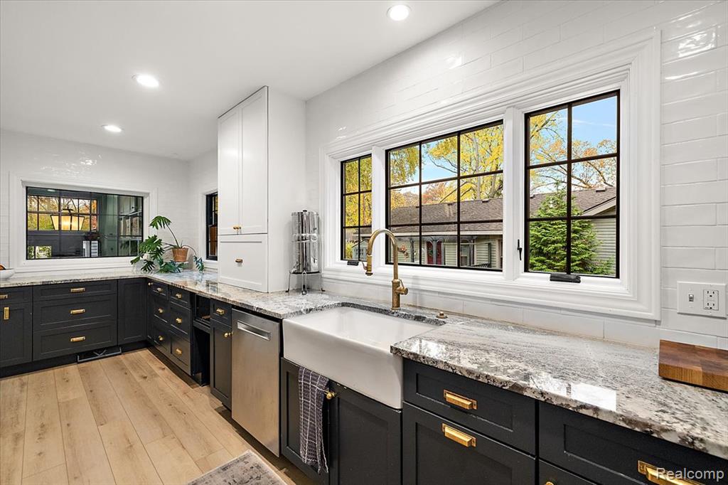 606 Golf Avenue, Royal Oak, MI 48073 — Photo 34