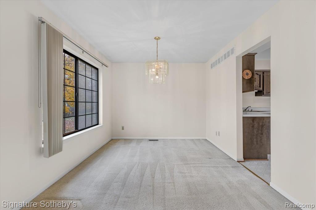 26122 Summerdale Drive, Southfield, MI 48033 — Photo 11