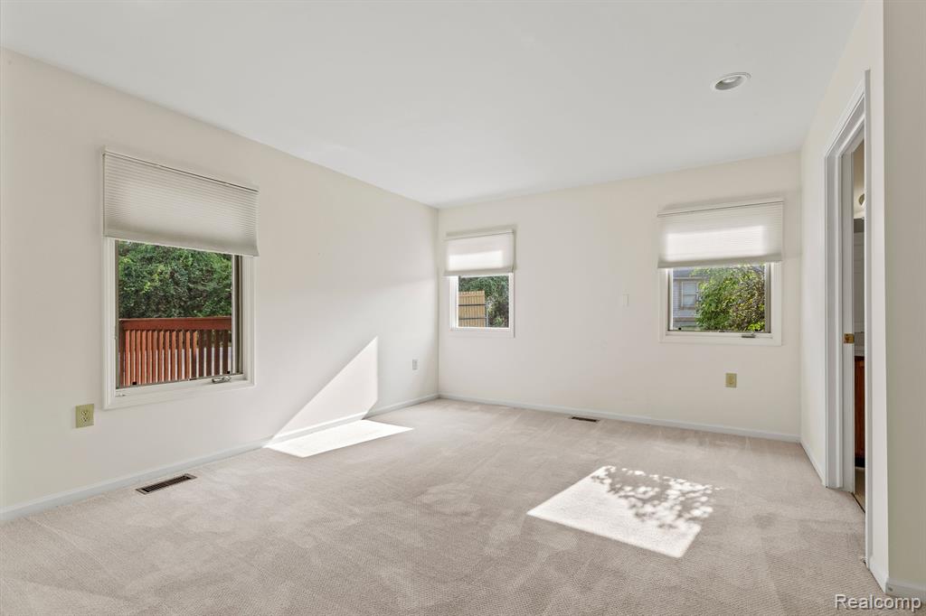 21382 MAGNOLIA Court, 1, Farmington Hills, MI 48336 — Photo 16