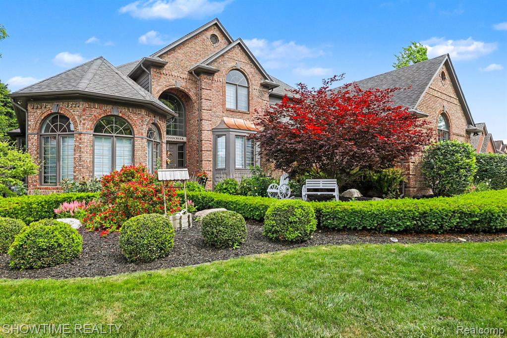 54676 Woodcreek Boulevard, Utica, MI 48315 — Photo 3
