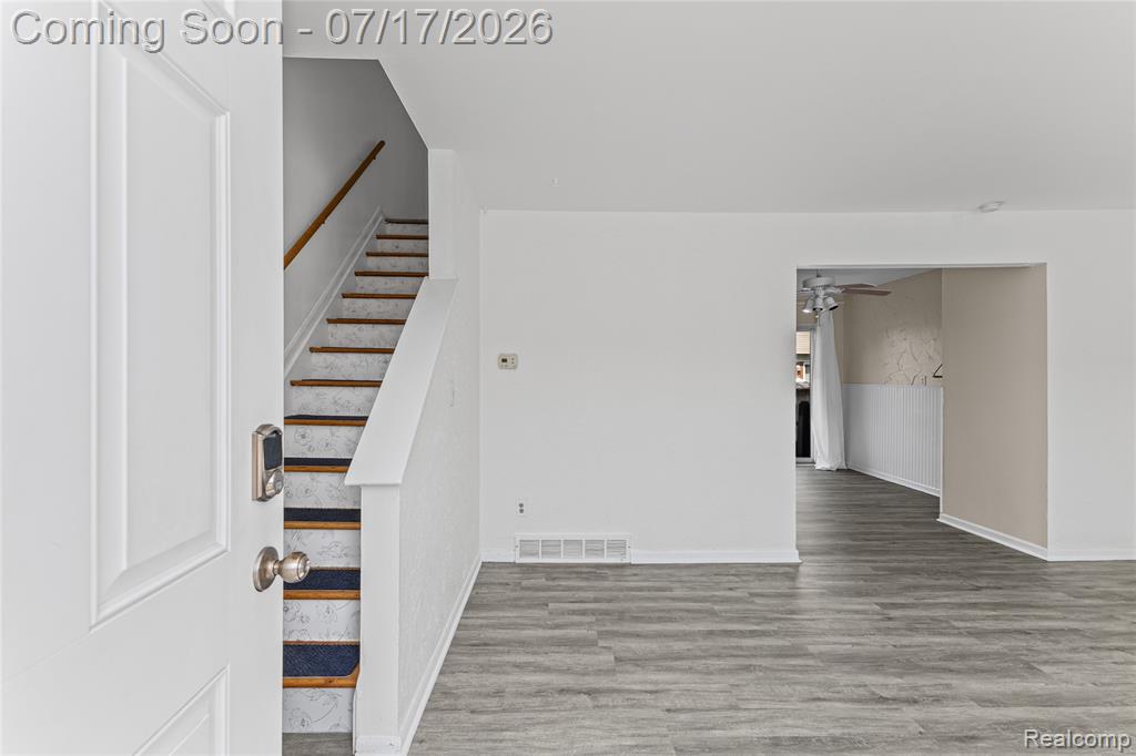 8136 Busko, Warren, MI 48093 — Photo 37