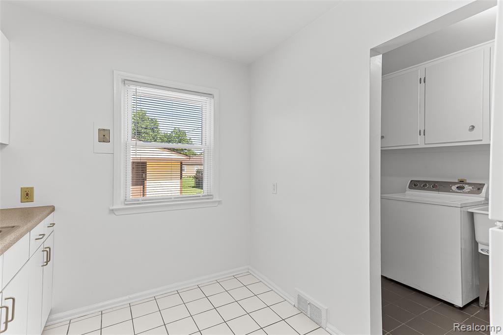 7173 Dudley Street, Taylor, MI 48180 — Photo 20