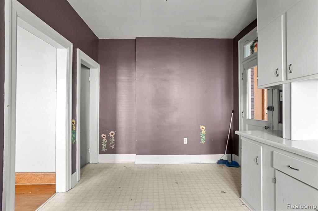 95 AHRENS Street, Mount Clemens, MI 48043 — Photo 13