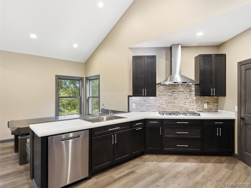 7055 Randall Drive, Fenton, MI 48430 — Photo 8