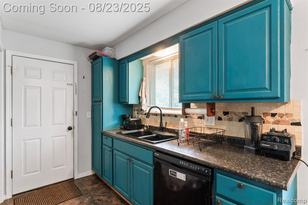 5443 Mancelona Drive, Grand Blanc, MI 48439 — Photo 7