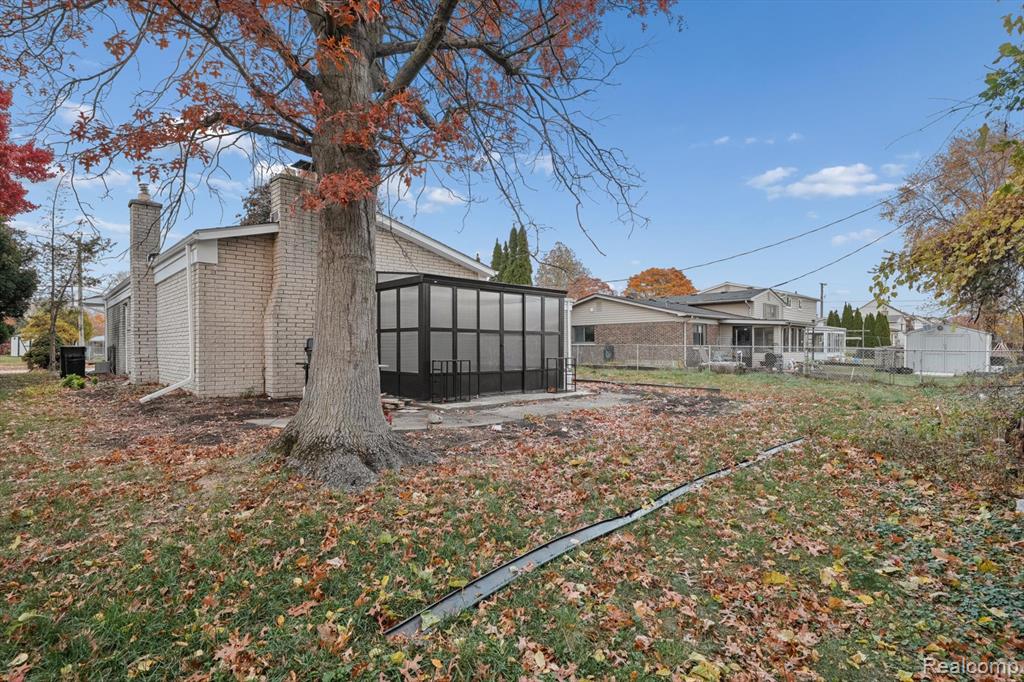 5232 Dickson Drive, Sterling Heights, MI 48310 — Photo 42