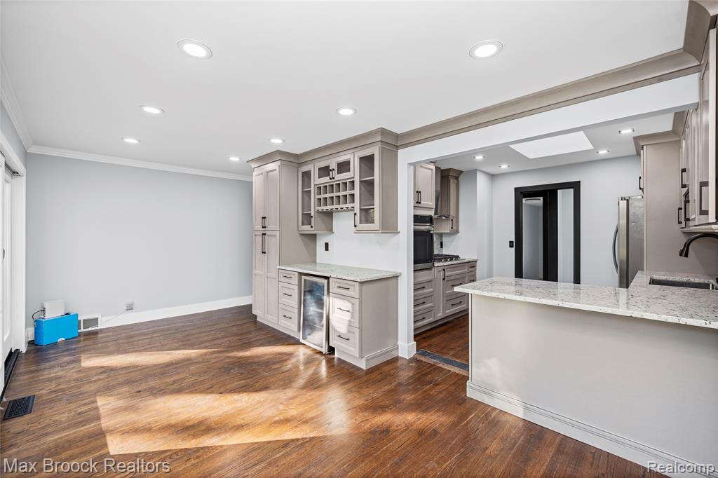 2724 Alveston Drive, Bloomfield, MI 48304 — Photo 12