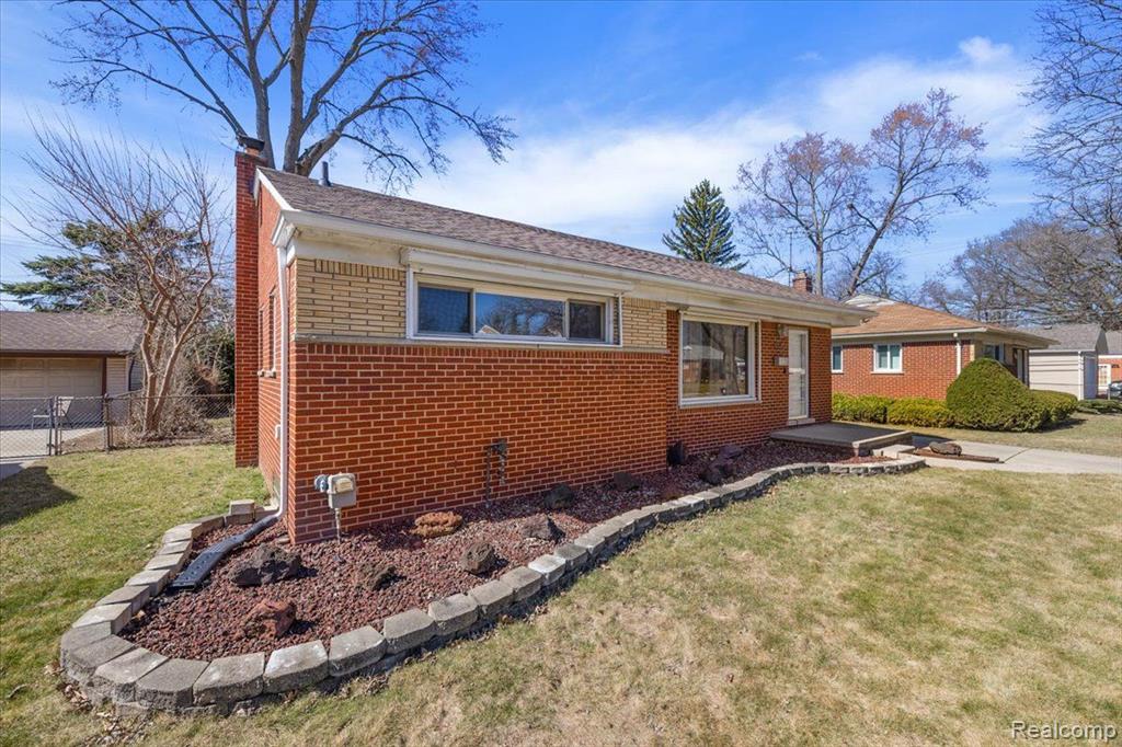 9435 GILLMAN Street, Livonia, MI 48150 — Photo 2