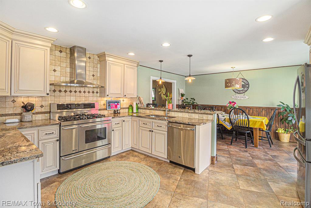 813 Birchwood Drive, Flushing, MI 48433 — Photo 14