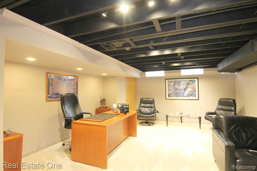 6749 ALDERLEY Way, West Bloomfield, MI — Photo 35