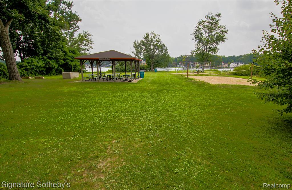 Maple Pointe Beach Annex.