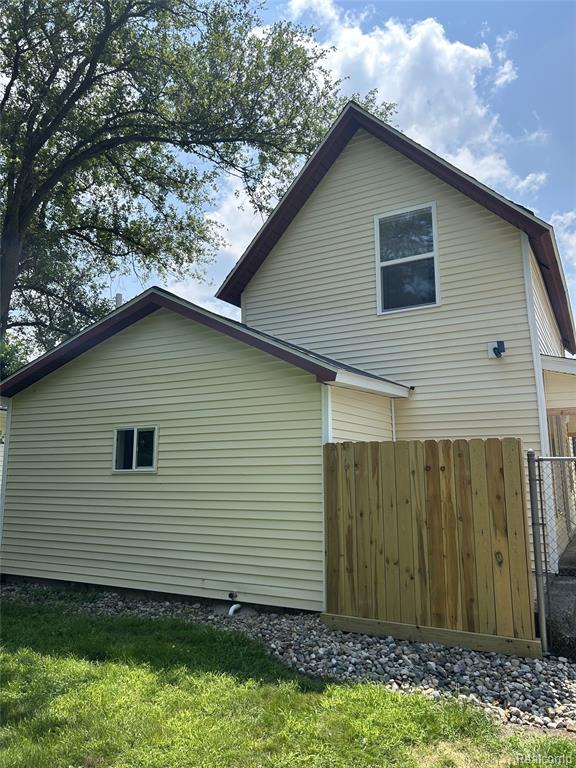 411 Crane Street, Eaton Rapids, MI 48827 — Photo 27