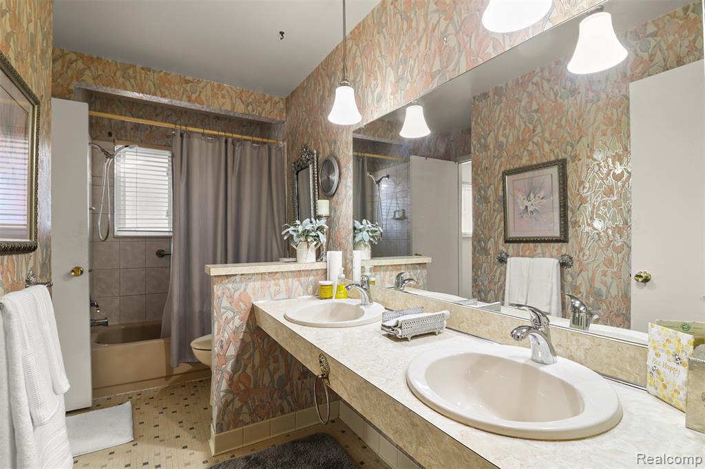 740 Sheffield Drive, Madison Heights, MI 48071 — Photo 15