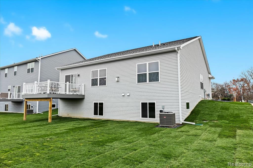362 Jubilee Drive, Whitmore Lake, MI 48189 — Photo 34