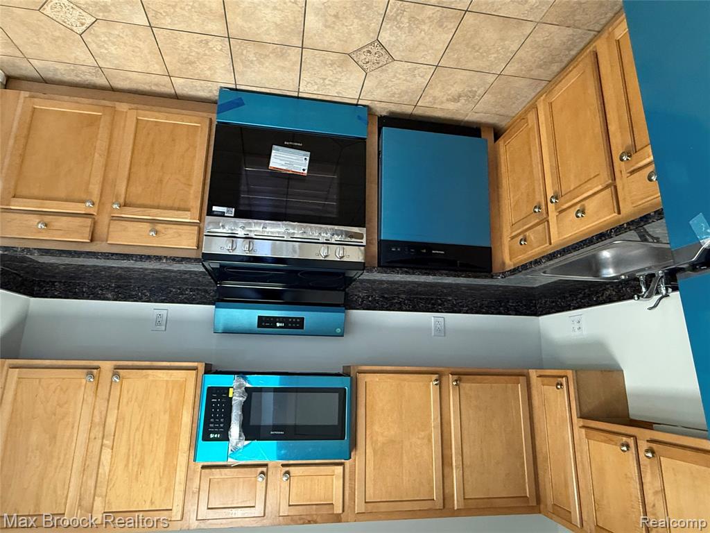 6560 Ridgefield Circle, West Bloomfield, MI — Photo 5