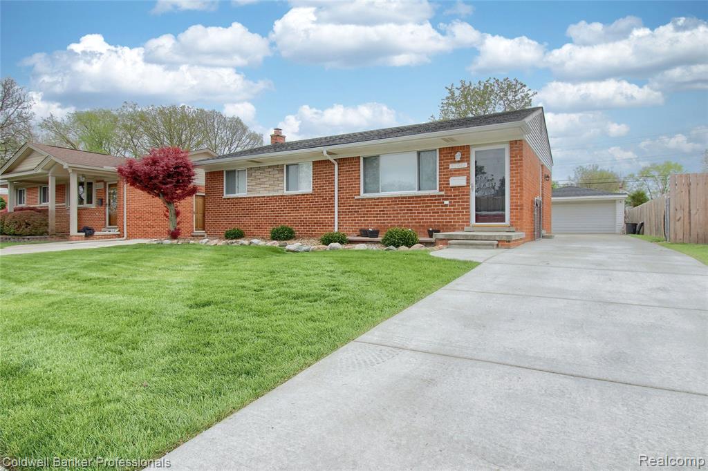 30081 Balmoral Street, Garden City, MI — Photo 3