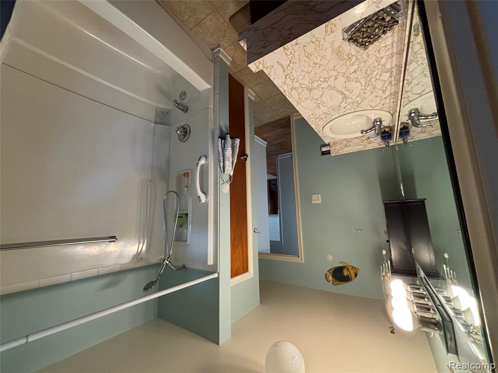 6405 Springdale Dr, Grand Blanc, MI 48439 — Photo 8