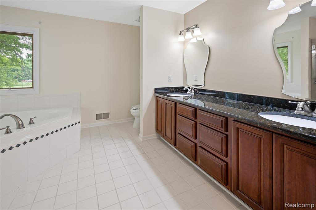 4940 Stillmeadow Drive, Howell, MI 48843 — Photo 17