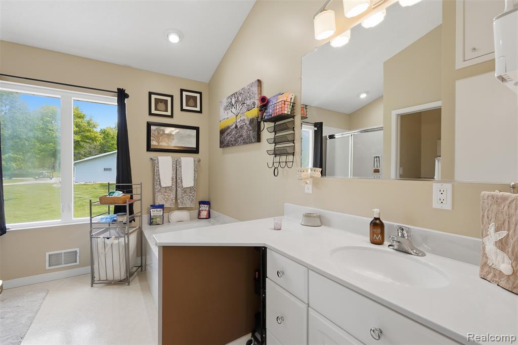 13158 Wood Road, Bath, MI 48808 — Photo 25
