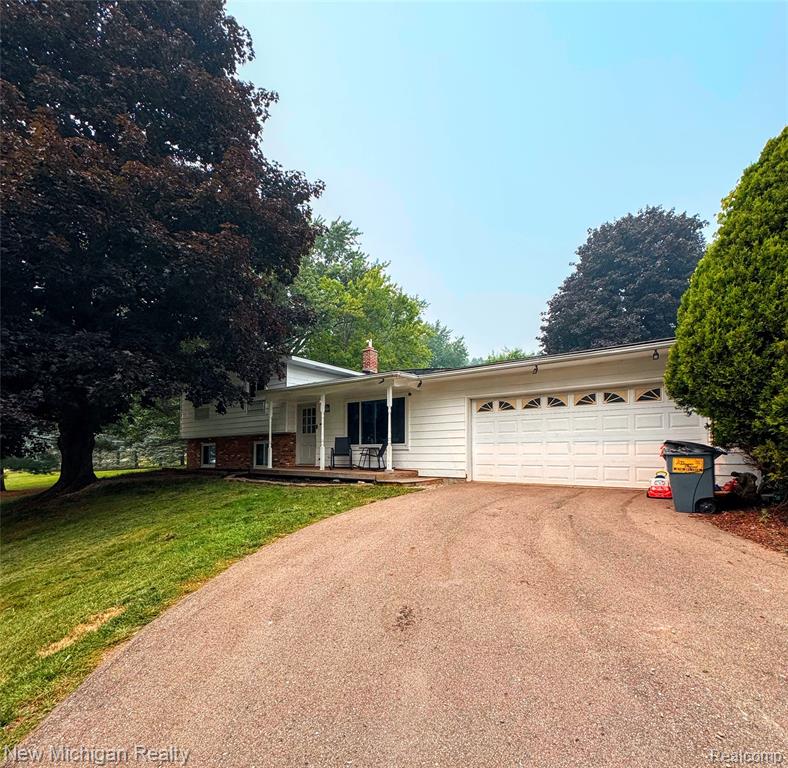 12335 Erika Street, Hartland, MI 48353