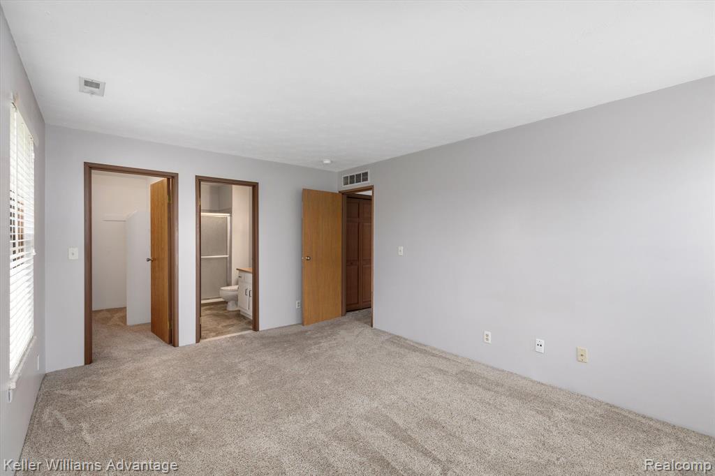 61244 GREENWOOD Drive, South Lyon, MI 48178 — Photo 13