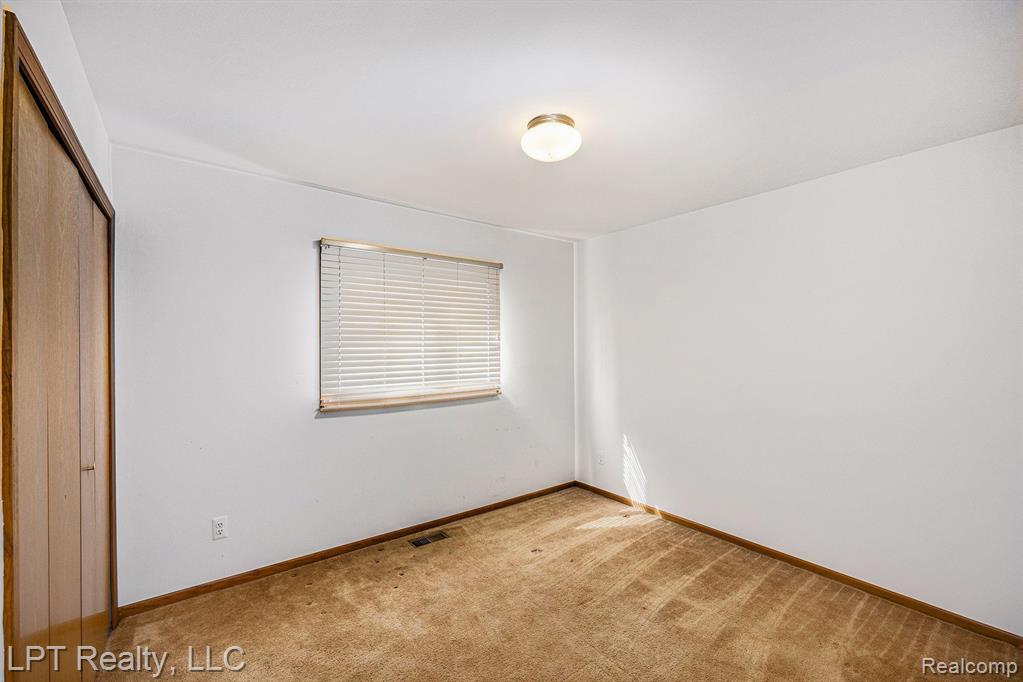 61867 WOODFIELD Way, Washington, MI — Photo 23