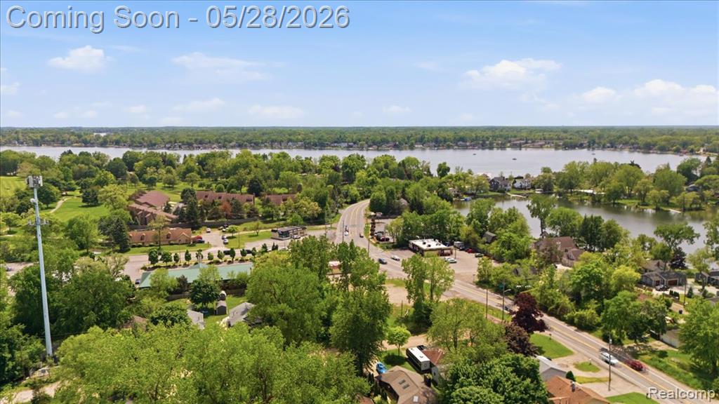 4805 Fenmore Avenue, Waterford, MI 48328 — Photo 36