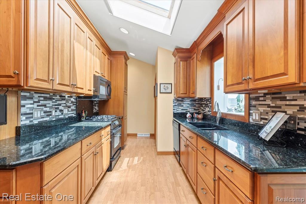 5900 Wellington Drive, Clarkston, MI — Photo 24