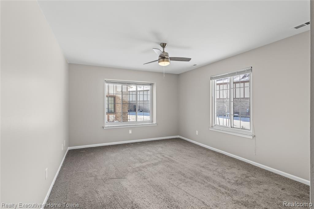 929 Country Club Drive, Saint Clair Shores, MI 48082 — Photo 15