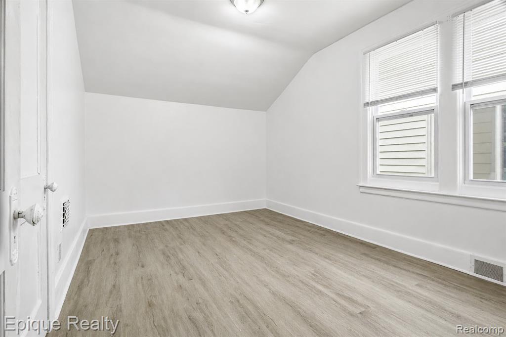 5045 Fairview Street, Detroit, MI 48213 — Photo 25