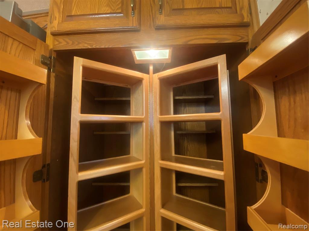 8262 Roselawn Street, Westland, MI — Photo 26