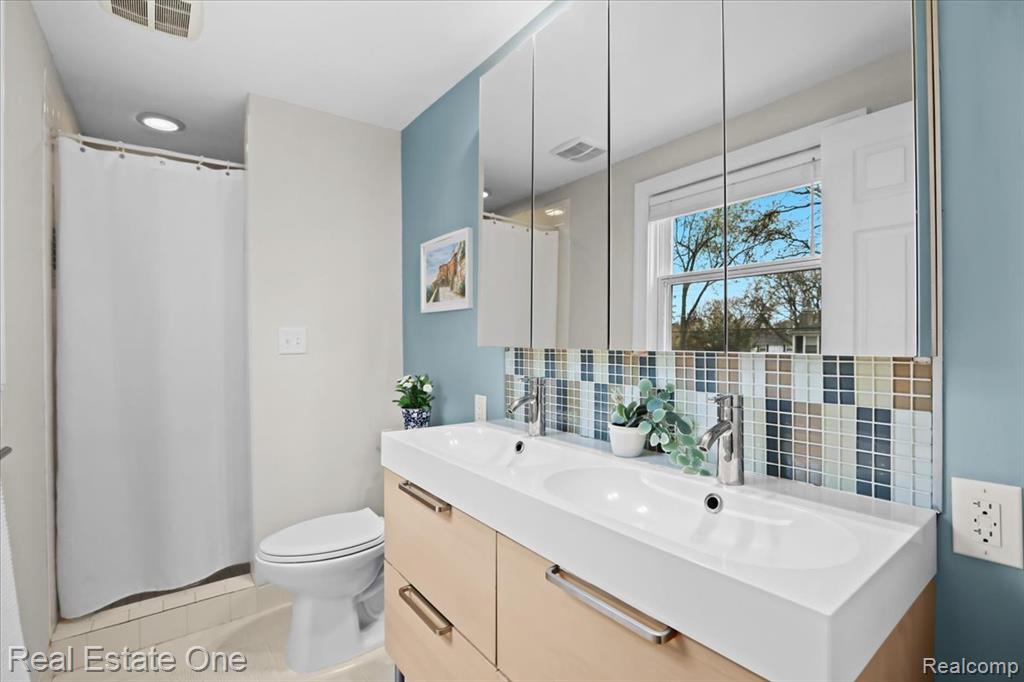 5611 Priory Lane, Bloomfield Hills, MI 48301 — Photo 27
